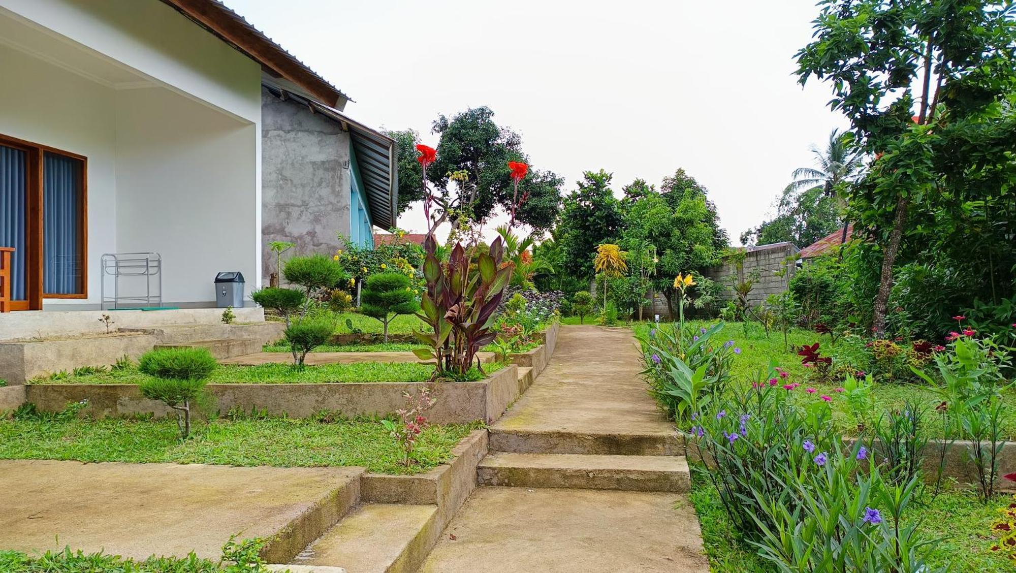 Embun Rinjani Homestay Сенару Экстерьер фото